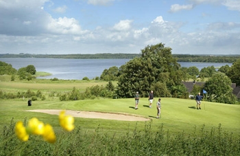Golfbane tæt på Skanderborg Sø Camping.